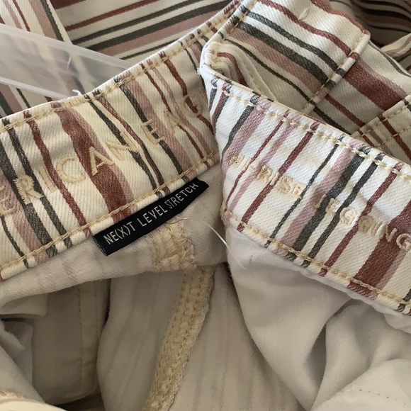 High Rise Stretch Skinny Stripped American Eagle Jeans - Picture 4 of 5